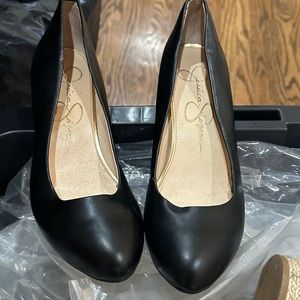 Women’s size 8 Jessica Simpson black leather heels